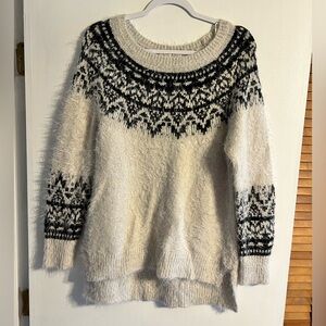 Knox Rose Black and Cream Patterned Fuzzy Sweater